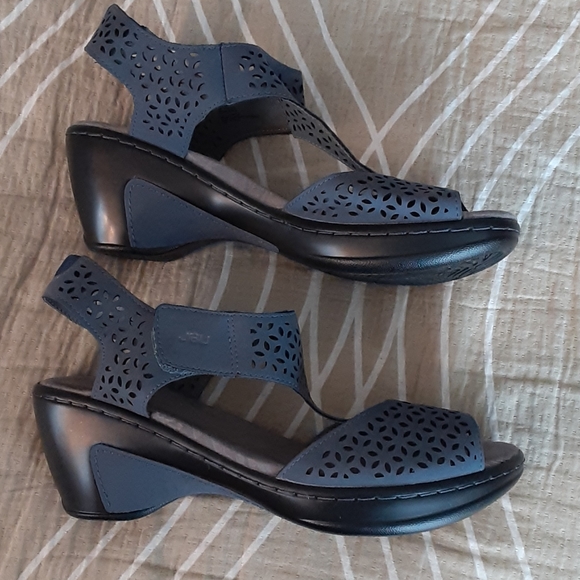 JBU Blue Sandals - Picture 3 of 10